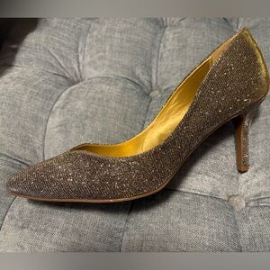 Mootsie Tootsie iridescent gold heels